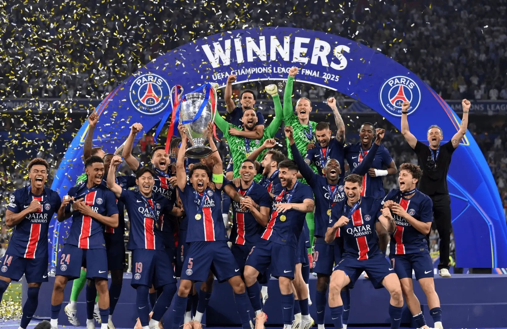 曼联迎法国杯关键赛,关键时刻状态回暖,目标明确,阵容厚度经受考验 曼联迎法国杯关键赛,关键时刻状态回暖,目标明确,阵容厚度经受考验